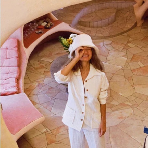 Lack of color puffer bucket hat new with tags cream size s-m main image 10